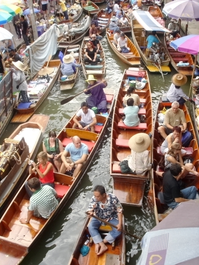 floating market is very touristic.JPG